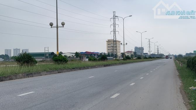 Bán đất Dịch vụ TM ngay Đại lộ Hùng Vương - 1