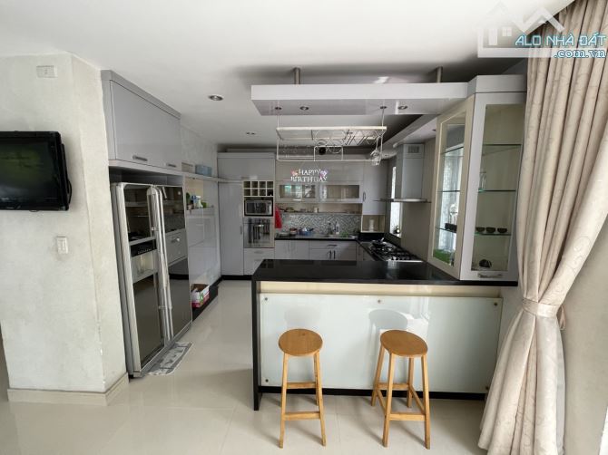 Tôi cần cho BT Phú Mỹ Vạn Phát Hưng,p.Phú Mỹ,Q7.DT: 10,5 x 22m( 4 lầu),giá  43 tr. - 2
