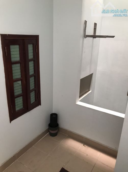 Cho thuê nhà 45m 5 tầng Hoàng Quốc Việt Cầu Giấy. Gồm 5PN 5WC.hơn 10 tr  ở ngay VP kho - 3