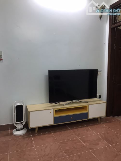 Cho thuê nhà 45m 5 tầng Hoàng Quốc Việt Cầu Giấy. Gồm 5PN 5WC.hơn 10 tr  ở ngay VP kho - 5