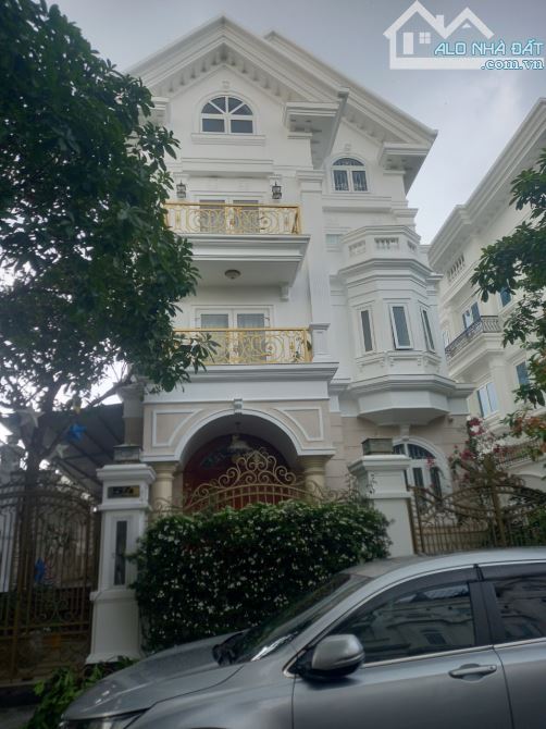 Biệt Thự--Cityland Graden Hills💦Phường 5 EMAX💦15X20M.Hầm.4 Lầu.13PN.11WC💦55 Triệu
