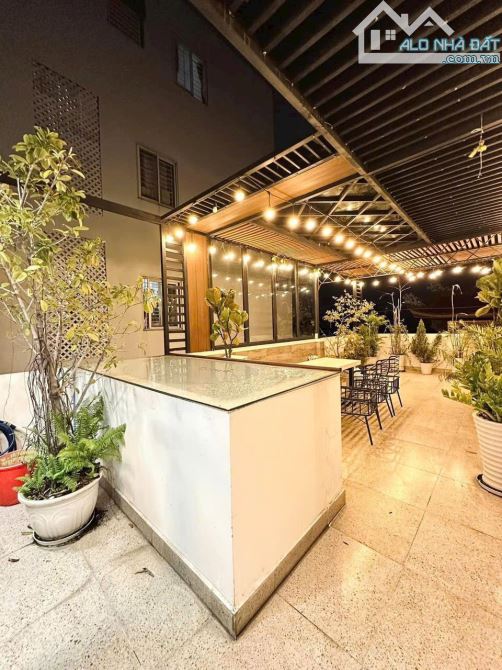 nhà đẹp xách vali vào ở liền Phan Xích Long,P2,PN. 4x18m 4 tầng - thang máy. 14,9 tỷ