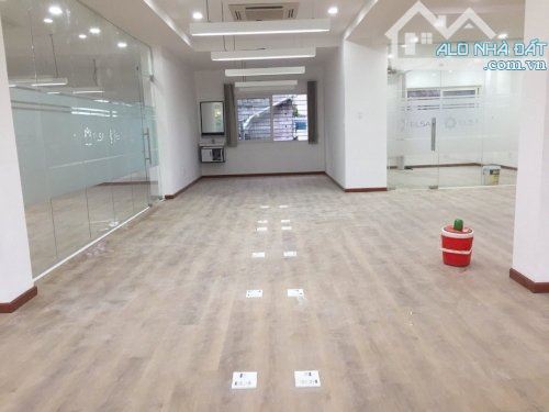 Cho thuê nhà 20x20 nguyên căn đường Lê Quang Định, P14, Bình Thạnh