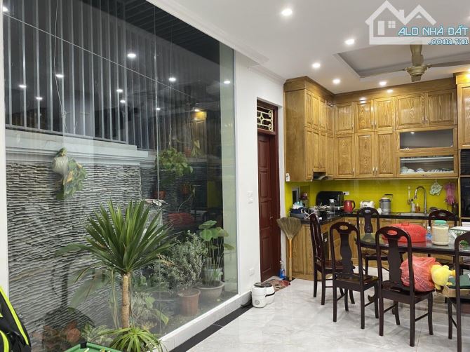 cần tiền bán nhà hoàng ngân cầu giấy 42m gíá 6.1 tỷ ô tô đỗ chước cửa . - 1