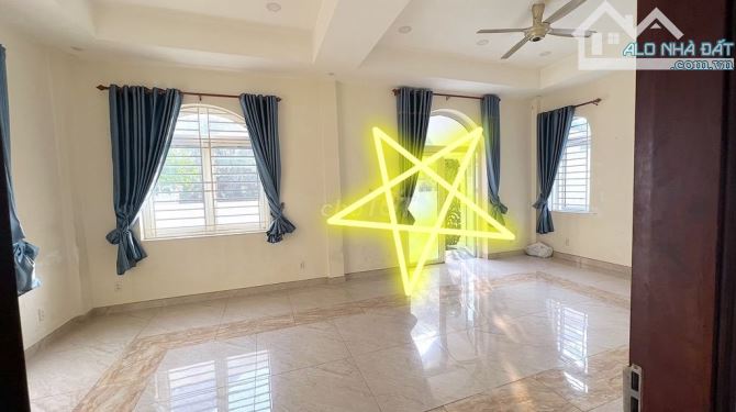 Biệt Thự--Cityland Graden Hills💦Phường 5 EMAX💦15X20M.Hầm.4 Lầu.13PN.11WC💦55 Triệu - 12