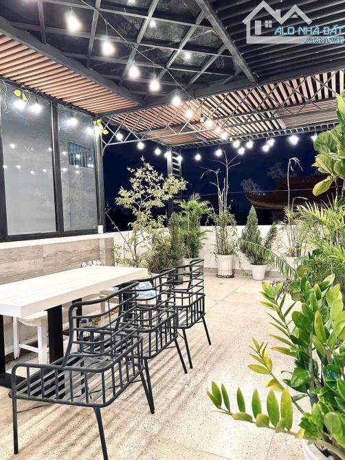 nhà đẹp xách vali vào ở liền Phan Xích Long,P2,PN. 4x18m 4 tầng - thang máy. 14,9 tỷ - 2