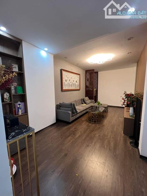 cần tiền bán nhà hoàng ngân cầu giấy 42m gíá 6.1 tỷ ô tô đỗ chước cửa . - 3