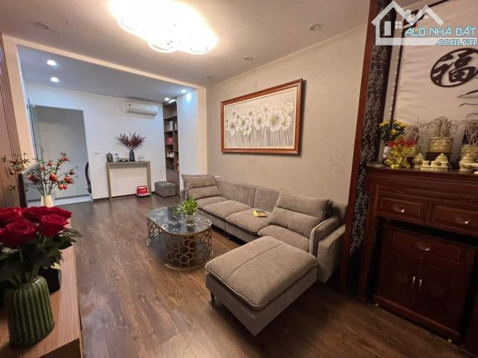 cần tiền bán nhà hoàng ngân cầu giấy 42m gíá 6.1 tỷ ô tô đỗ chước cửa . - 4