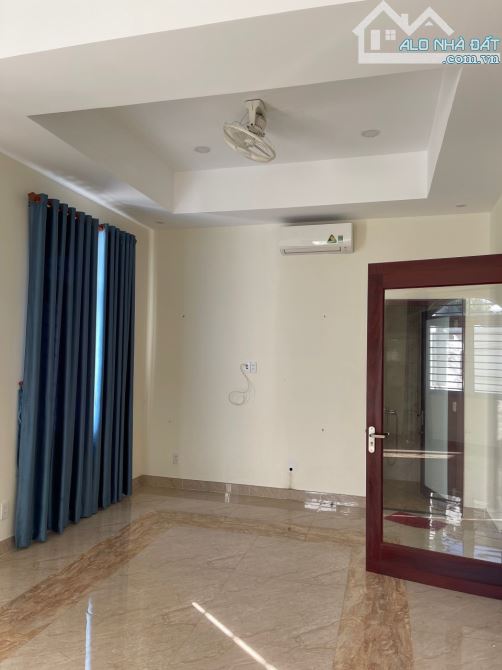 Biệt Thự--Cityland Graden Hills💦Phường 5 EMAX💦15X20M.Hầm.4 Lầu.13PN.11WC💦55 Triệu - 4