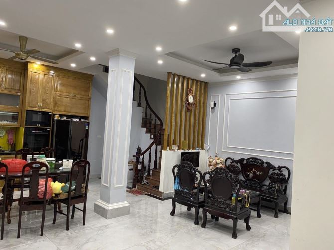 cần tiền bán nhà hoàng ngân cầu giấy 42m gíá 6.1 tỷ ô tô đỗ chước cửa . - 7