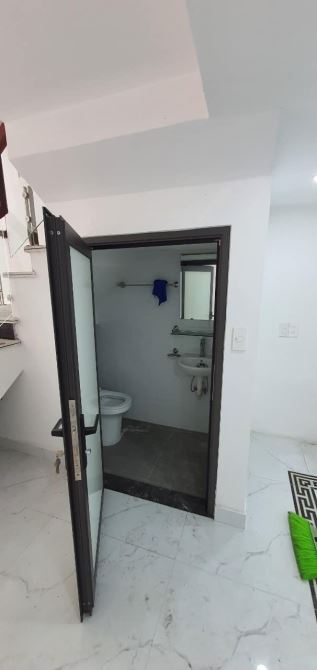 Có căn Nhà 3.5 tầng Văn Cao,Đằng Lâm, HA. Cần chuyển nhượng. S=72 m². Sân cổng. Đường 11m - 10