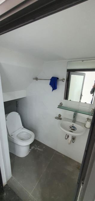 Có căn Nhà 3.5 tầng Văn Cao,Đằng Lâm, HA. Cần chuyển nhượng. S=72 m². Sân cổng. Đường 11m - 11