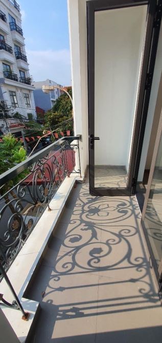 Có căn Nhà 3.5 tầng Văn Cao,Đằng Lâm, HA. Cần chuyển nhượng. S=72 m². Sân cổng. Đường 11m - 8