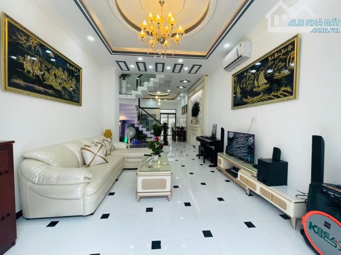 XE HƠI VÀO NHÀ! Bán Nhà 4 Tầng Cực Đẹp Nguyễn Trọng Tuyển, 68m2 (5.2x13m), 13 Tỷ TL