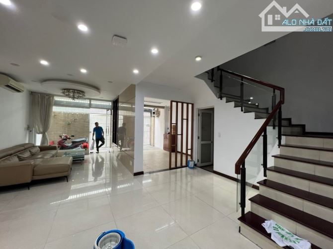 Bán nhà biệt thự nội khu Trần Quốc Toản, P8, Q3. 10*12m. 3T. Giá 35 tỷ - 1