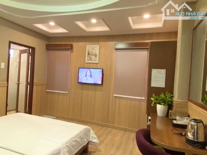 Bán hệ thống Khách sạn Mặt tiền khu Tên Lửa