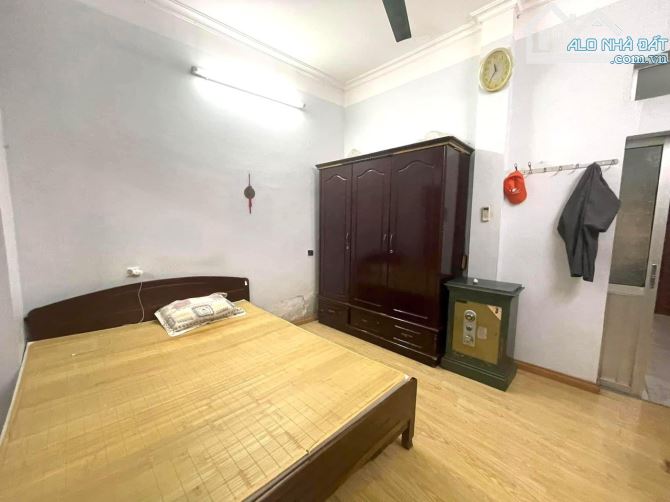 Cho thuê nhà ngõ 30 Trần Hữu Tước 3 tầng - 1