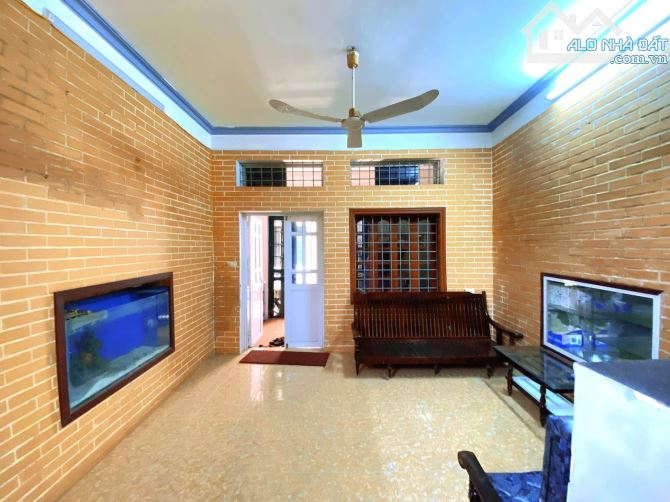 Cho thuê nhà ngõ 30 Trần Hữu Tước 3 tầng - 2