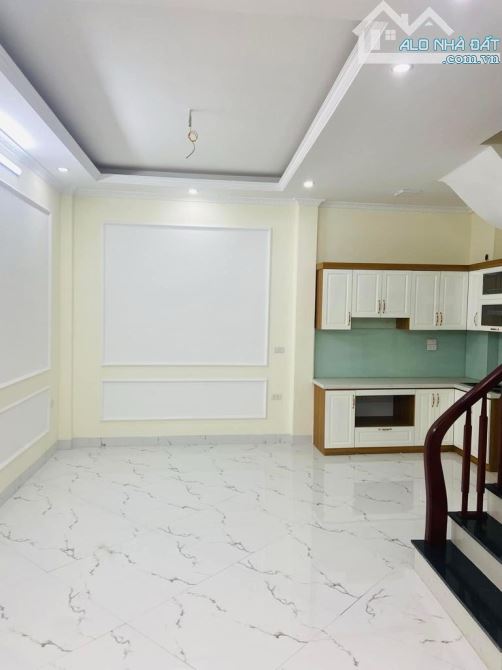 Bán nhà 5 tầng 56m ngõ 349 Minh Khai giá 4,8 tỷ