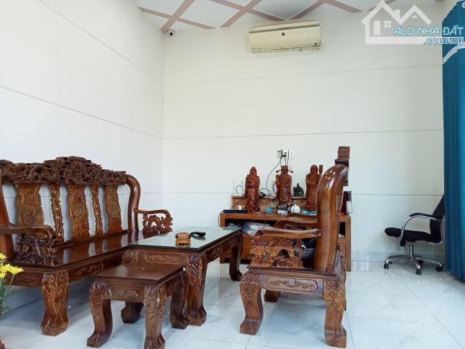 Bán Nhà 3 Phòng Ngủ Linh Đông Thủ Đức-68m2- 3 TỶ 2,sổ hồng riêng CN đủ,Hẻm xe Hơi.