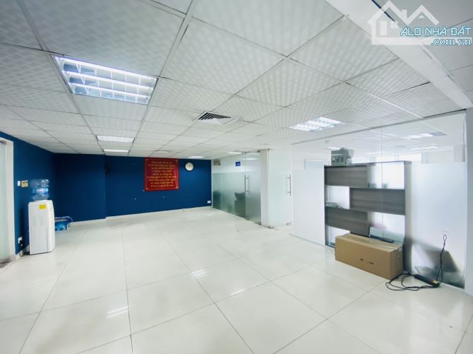 Cho thuê văn phòng khu Cầu Giấy, Vũ Phạm Hàm, Nguyễn Khang, DT 100m2, mặt tiền rộng đẹp - 1