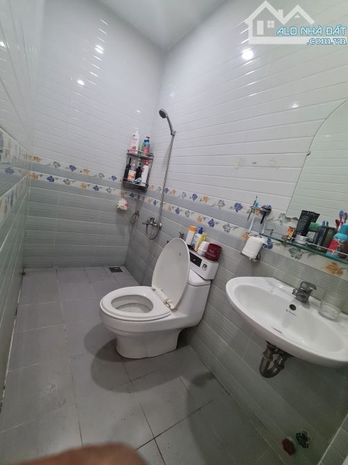 GIẢM SỐC 700 TRIỆU bán nhà 3 tầng 5,7x12m HẺM XE HƠI Dương Quảng Hàm quận Gò Vấp - 4