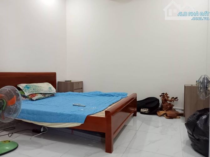 Bán Nhà 3 Phòng Ngủ Linh Đông Thủ Đức-68m2- 3 TỶ 2,sổ hồng riêng CN đủ,Hẻm xe Hơi. - 4