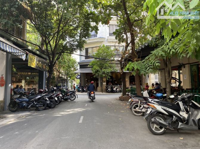 Bán nhà cấp 4, hẻm 268 Trần Hưng Đạo, Quận 1. DT 5x20m, CTXD hầm 5 lầu. Giá 22 tỷ - 1