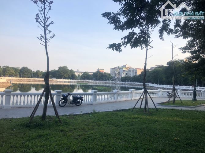 Bán đất Thạch Bàn, Ô Tô tránh, Vỉa Hè, 75 m2, MT 4.5 m, nhĩnh 10 tỷ.