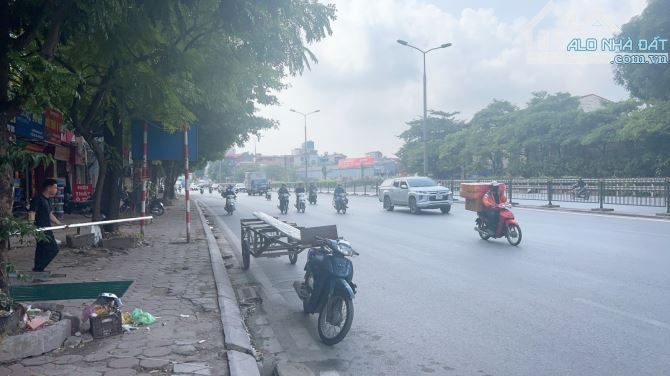 MẶT PHỐ NGỌC HỒI, THANH TRÌ, 200m, MT8m, NỞ HẬU, VỈA HÈ RỘNG, XÂY TÒA NHÀ 7 TẦNG CỰC ĐẸP