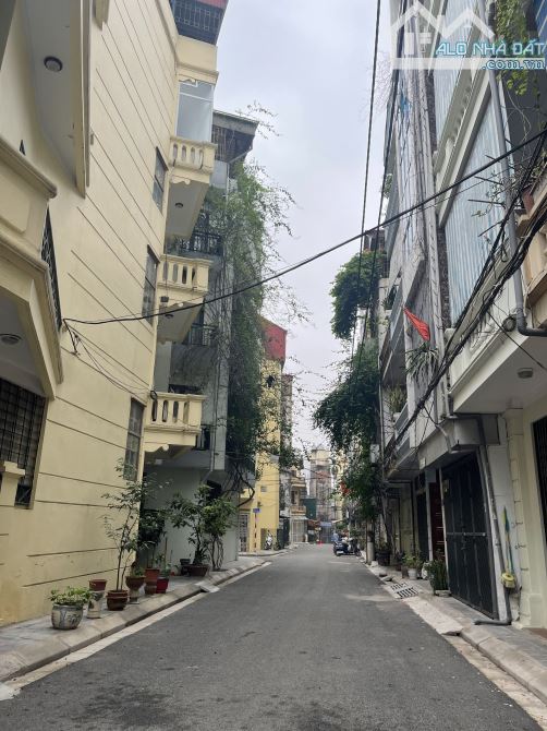 (GẤP) Bán mảnh Đất phố XUÂN DIỆU, LÔ GÓC, gần Hồ Tây, 132m2, MT rộng 10m, 33 tỷ