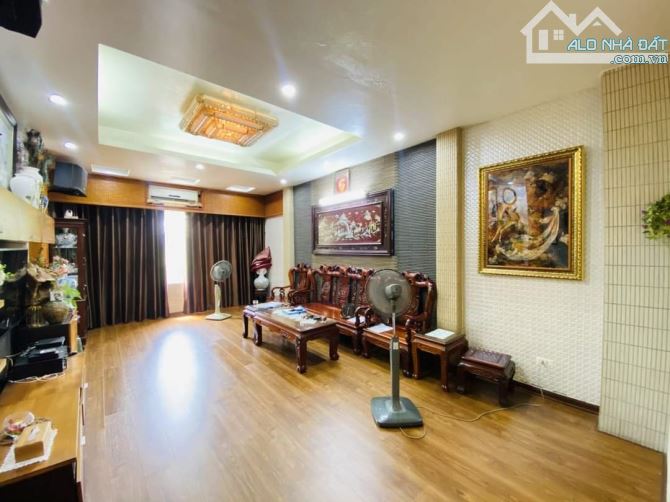 Cần bán gấp nhà phố Dương Khuê, vỉa hè, kinh doanh, ô tô tránh, 50m2* mt 5m, chỉ 15 tỷ