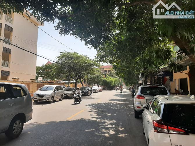 Bán lô đất hiếm mặt đường Cao Xuân Huy, khối Hồng Sơn, p  Hồng Sơn, tp. Vinh. Đất 2 mặt đg - 1
