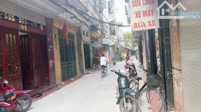 BÁN NHÀ TRƯỜNG TRINH SIÊU HIẾM, 30M2, 3 TẦNG, 6 TỶ 4 LÔ GÓC 2 THOÁNG - 2