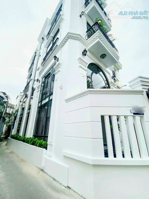 Nhà mới 4 tầng NGUYỄN CÔNG HOAN, P. 7, Phú Nhuận, 4m x 17. Giá 11.2 Tỷ