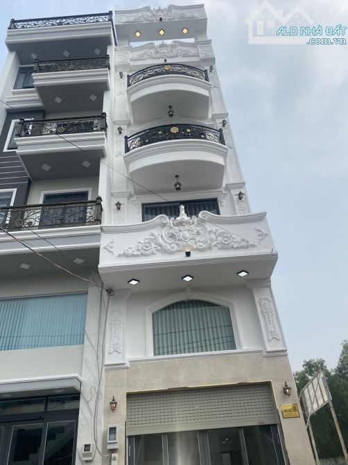 Ban nhà MT, 3 lầu, giá rẻ, đường NGUYỄN PHI KHANH. Q1. Dt: 4m x 15m. Giá: 11.5 tỷ.