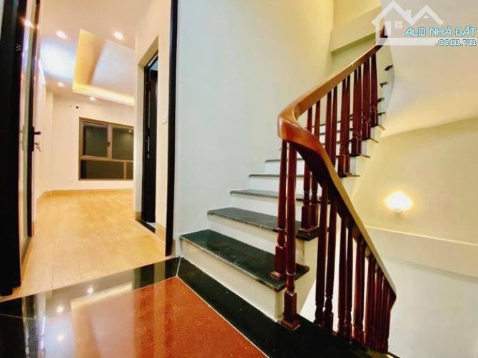 Bán nhà riêng Ngõ 22 Phố Lụa Hà Đông Phân Lô Ô Tô Kinh Doanh 40m2x5Tx3.75 tỷ