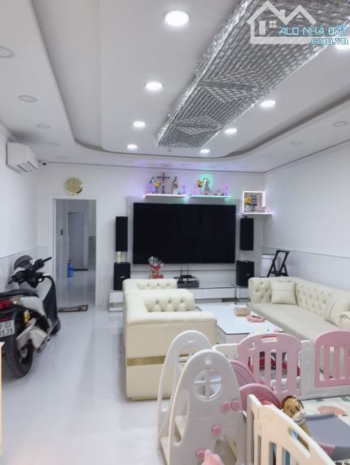 Bán nhà Lê Hồng Phong, Quận 10, sát mặt tiền, nhà mới, 90m2, giá chỉ 7ty99 - 1