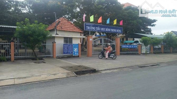 Bán lỗ 132m2 đất thổ đường ô tô nguyễn văn lũy, Tân Trụ, 495 tr - 1