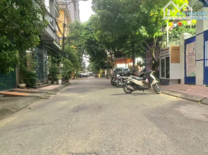 NHÀ NGON 2 MẶT NGÕ VỈA HÈ TRƯỚC SAU 27 TỶ 80m 5 TẦNG MT 6m GARA Ô TÔ VÕ CHÍ CÔNG TÂY HỒ - 1