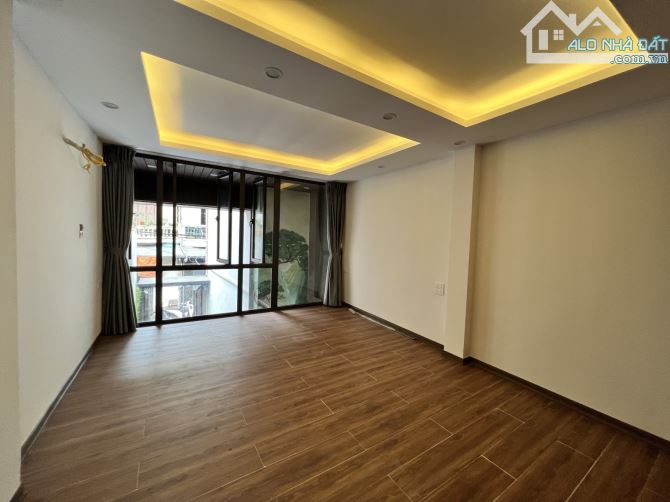 BÁN TOÀ CCMN TRƯỜNG TRINH , ĐỐNG ĐA, 8 TẦNG DOANH THU 600 tr/NĂM CHỈ 10 TỶ - 1