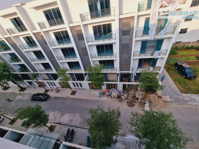 Bán biệt thự liền kề -Goldmark City,90m*5T*5MT 2 thoáng ô tô tránh - vỉa hè  tc 18 tỷ - 4