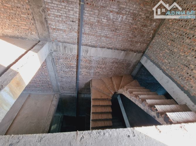 Bán biệt thự liền kề -Goldmark City,90m*5T*5MT 2 thoáng ô tô tránh - vỉa hè  tc 18 tỷ - 5
