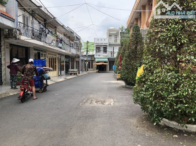 Ngộp Nợ BÁN NHÀ 98m2 HẺM XE HƠI 3 TẦNG 4.5x20M Lê Đức Thọ Quận Gò Vấp chỉ 7 tỷ 700 triệu