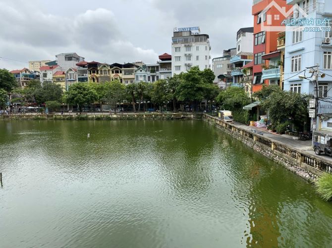Bán nhà phố Nguyễn Thị Định, view hồ 50m, mặt tiền siêu rộng, kinh doanh đỉnh, 23 tỷ