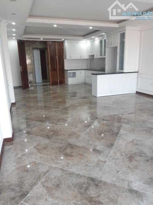 Hiếm mặt phố Hoàng Văn Thái 7 tầng thang máy lô góc 3 thoáng 70m, giá 25.9 tỷ - 1