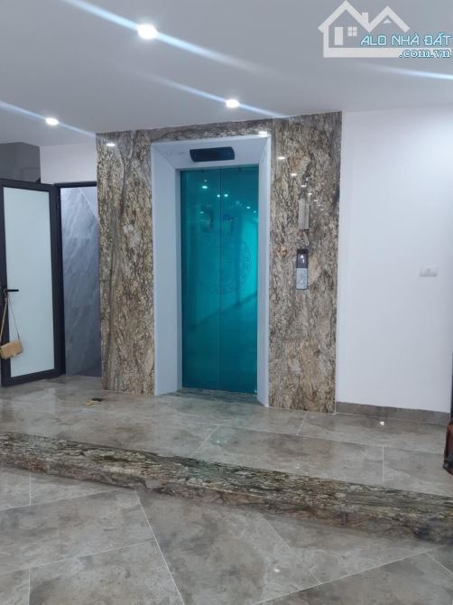 Hiếm mặt phố Hoàng Văn Thái 7 tầng thang máy lô góc 3 thoáng 70m, giá 25.9 tỷ - 3