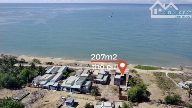 Bán căn nhà  208m2 sát biển Biển Phan Rí Cửa, Tuy Phong  - giá 21 triệu/m2