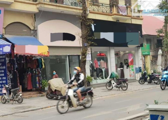BÁN NHÀ MẶT PHỐ LÝ NAM ĐẾ - MT 5.3M - LÔ GÓC 3 THOÁNG - VỈA HÈ THÊNH THANG - KINH DOANH - 1