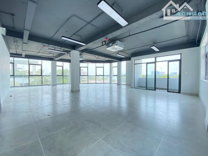 Cho thuê Building 2 mặt tiền Đường Trung Tâm  Quận_2 Hầm 7 sàn 1100m² - 2